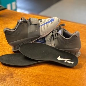 Men’s Nike romaloes 3